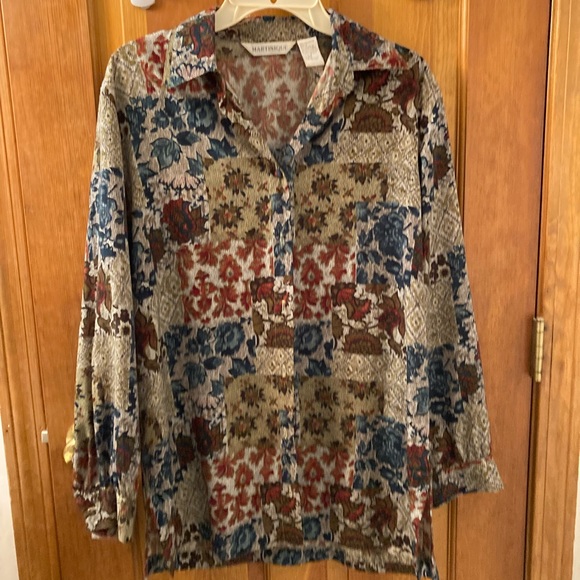 Button down top small - Picture 1 of 11